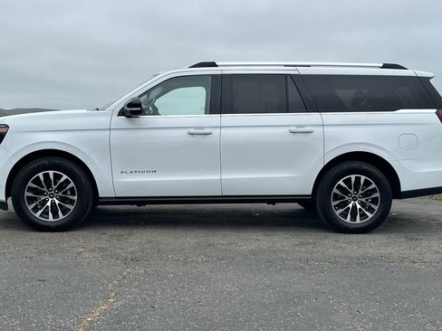 Used 2025 Ford Expedition Max Platinum AWD/4WD image 2