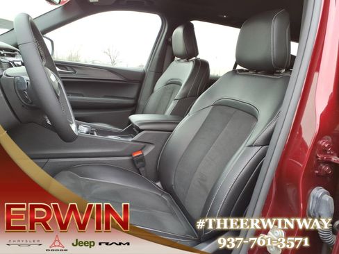 Certified 2024 Jeep Grand Cherokee Altitude image 12