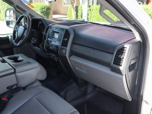 Used 2020 Ford F250 XL w/ Power Equipment Group image 45