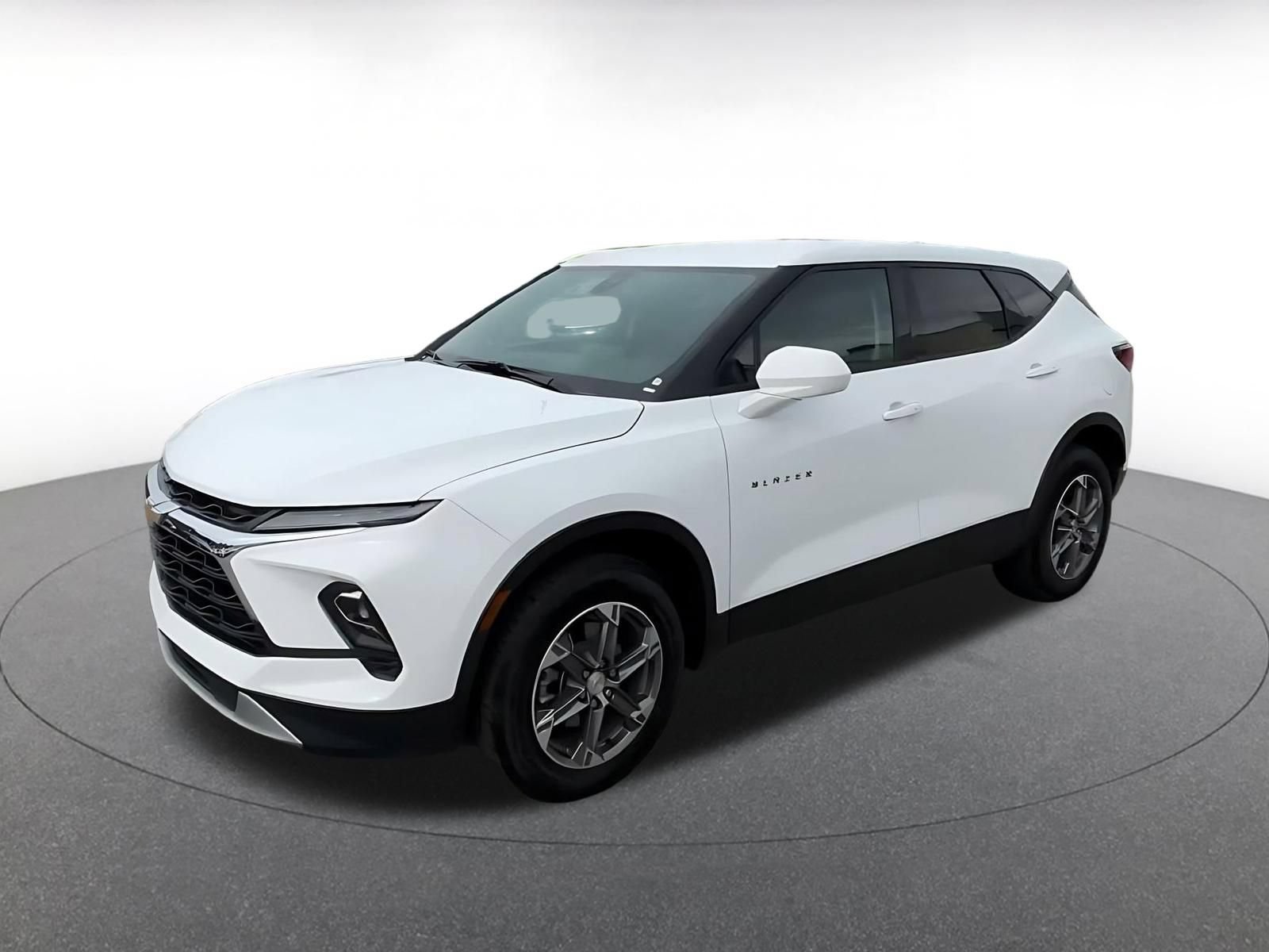 Used 2026 Chevrolet Blazer LT FWD image 7