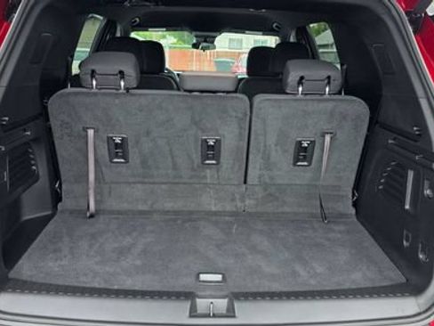 Used 2025 Chevrolet Traverse LT FWD image 7