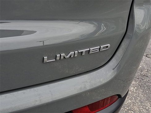 Used 2022 Jeep Compass Limited w/ Sun and Sound Group image 33