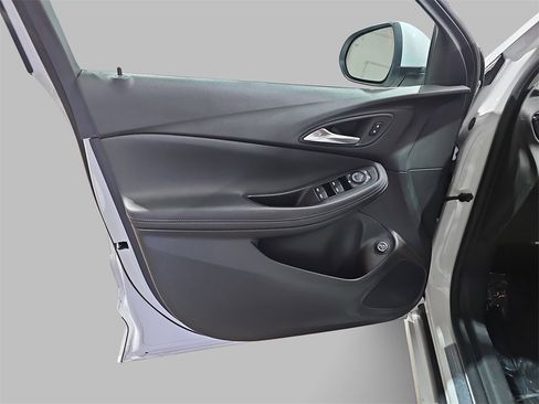 Certified 2022 Buick Encore GX Select w/ Sport Touring Package image 27