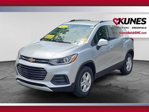 Used 2022 Chevrolet Trax LT w/ LT Convenience Package AWD/4WD image 4