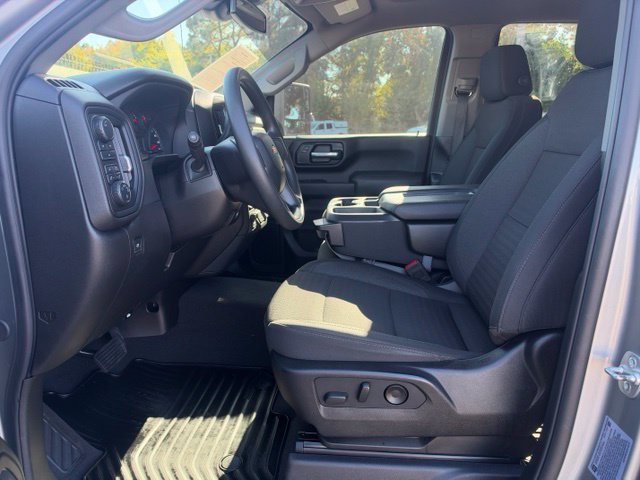 Used 2025 Chevrolet Silverado 2500 Custom w/ Custom Value Package AWD/4WD image 5
