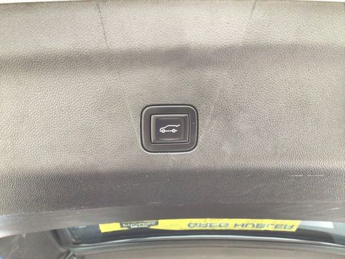Used 2024 Chevrolet Suburban Premier AWD/4WD image 48