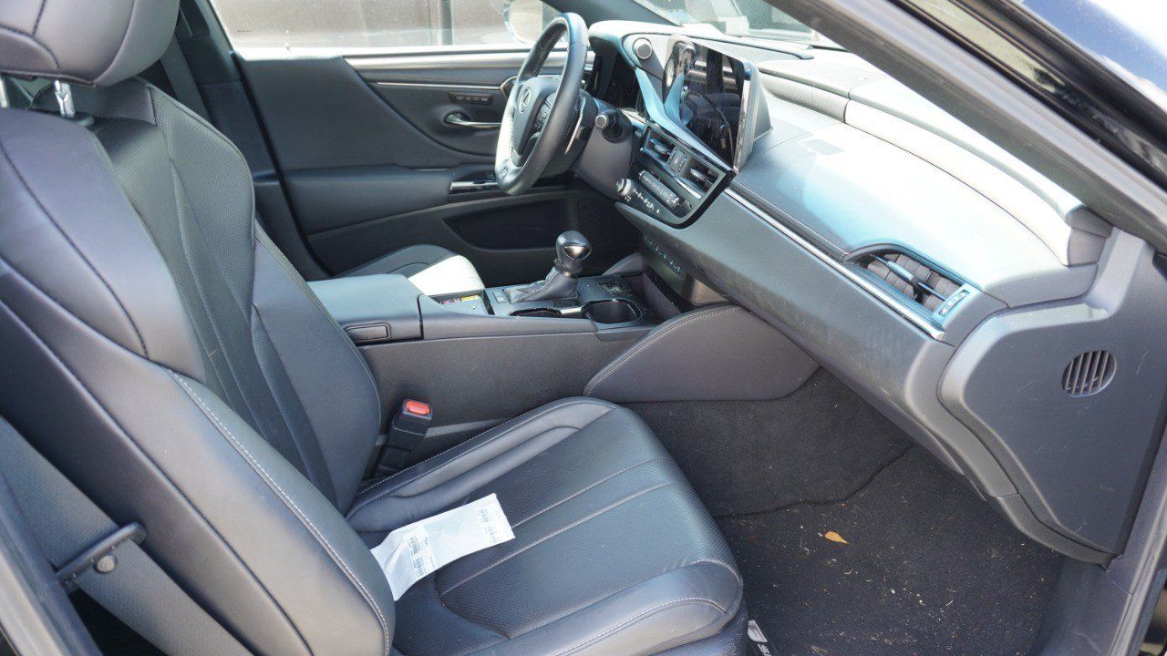 Used 2024 Lexus ES 300h F Sport w/ Accessory Package (Z2) FWD image 9
