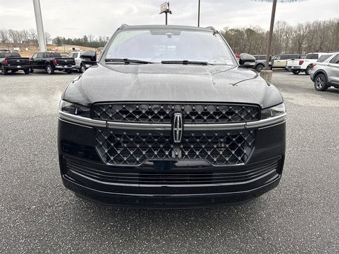 Used 2025 Lincoln Navigator L Reserve w/ Jet Appearance Package image 2