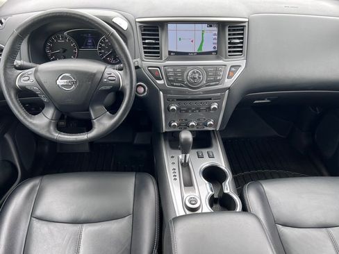 Used 2020 Nissan Pathfinder SL w/ Cargo Package AWD/4WD image 2
