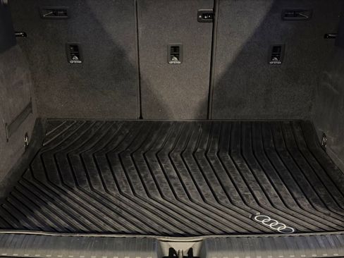 Used 2025 Audi SQ6 e-tron Premium Plus w/ Premium Plus image 21