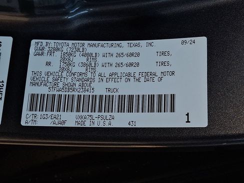 Used 2024 Toyota Tundra Limited AWD/4WD image 26