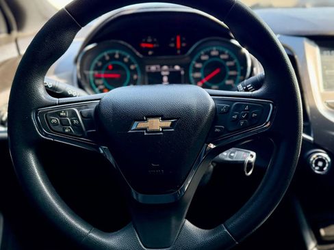 Used 2018 Chevrolet Cruze LT w/ RS Package image 16