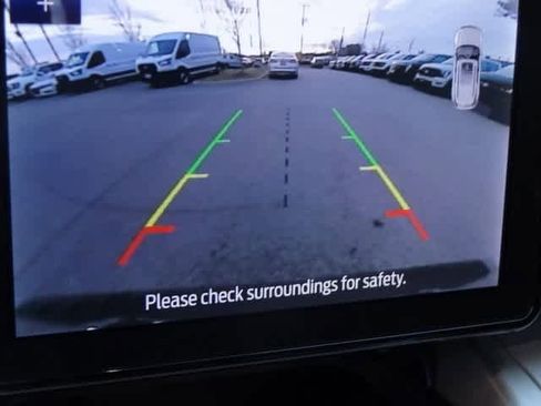 Certified 2022 Ford Explorer XLT w/ Class IV Trailer Tow Package image 25