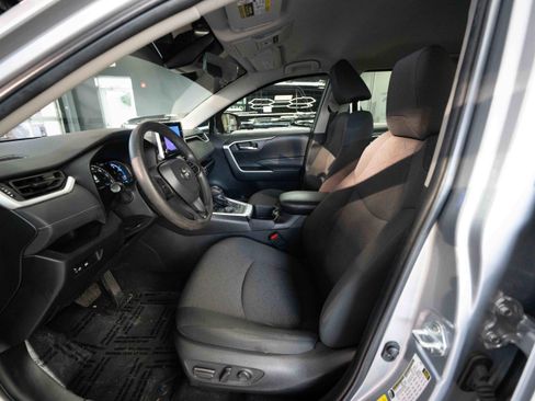 Used 2023 Toyota RAV4 XLE image 9