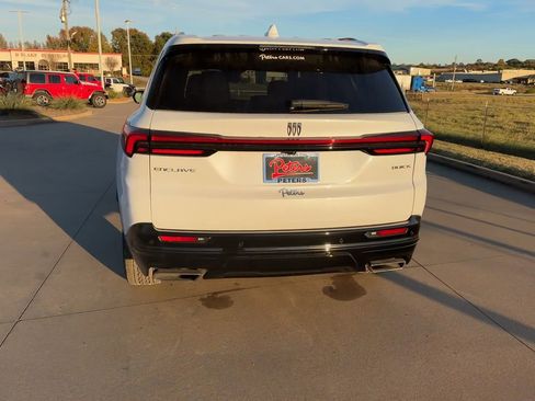 New 2026 Buick Enclave Sport Touring image 8