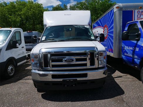 Used 2024 Ford E-350 and Econoline 350 Super Duty w/ Power Windows & Locks Group image 2