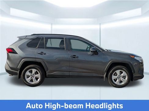 Used 2021 Toyota RAV4 XLE w/ XLE Grade Weather Package image 8