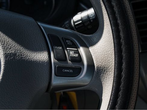 Used 2012 Subaru Forester 2.5X Premium AWD/4WD image 16