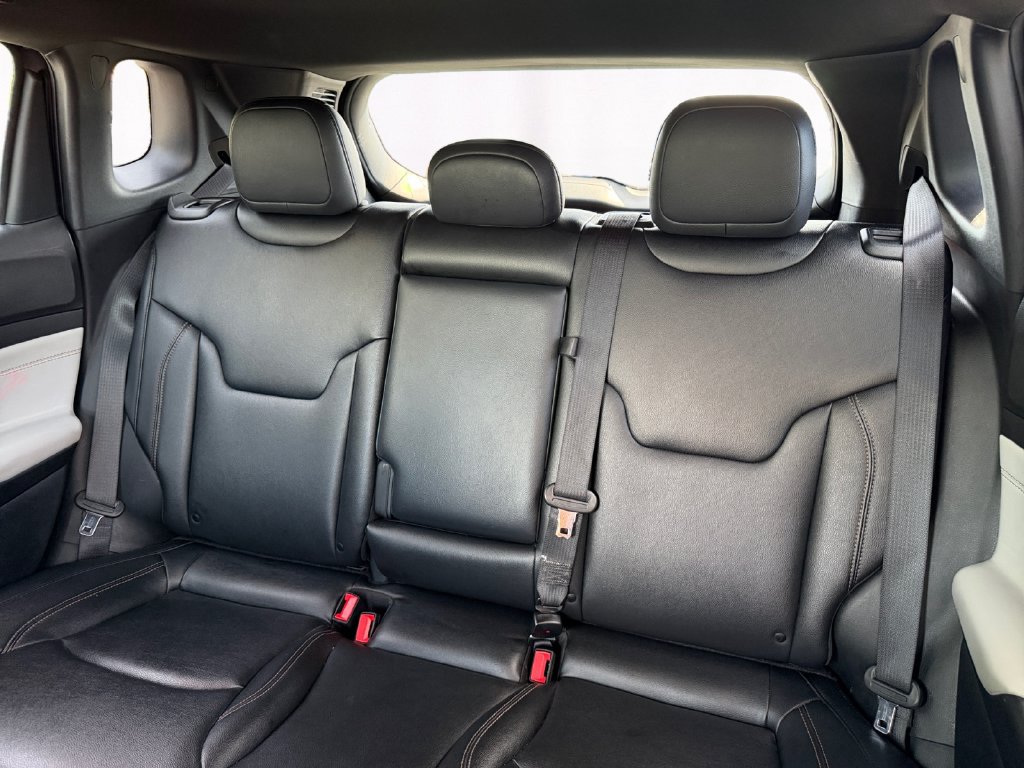 Used 2024 Jeep Compass Limited AWD/4WD image 13