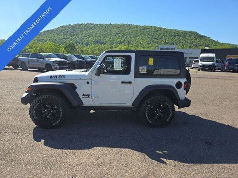Certified 2022 Jeep Wrangler Sport AWD/4WD image 4