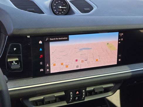 Certified 2025 Porsche Cayenne image 24