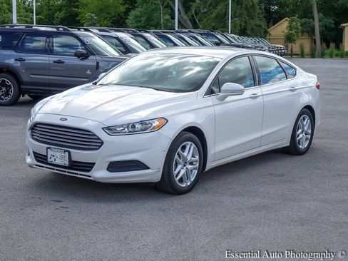 Used 2014 Ford Fusion SE FWD image 3