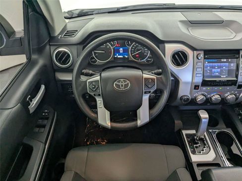 Used 2017 Toyota Tundra SR5 w/ SR5 Upgrade Package AWD/4WD image 36