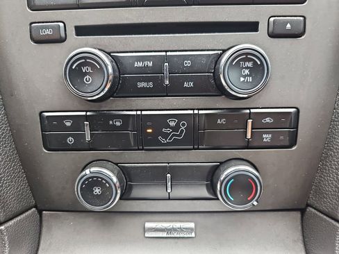 Used 2010 Ford Mustang Convertible image 24