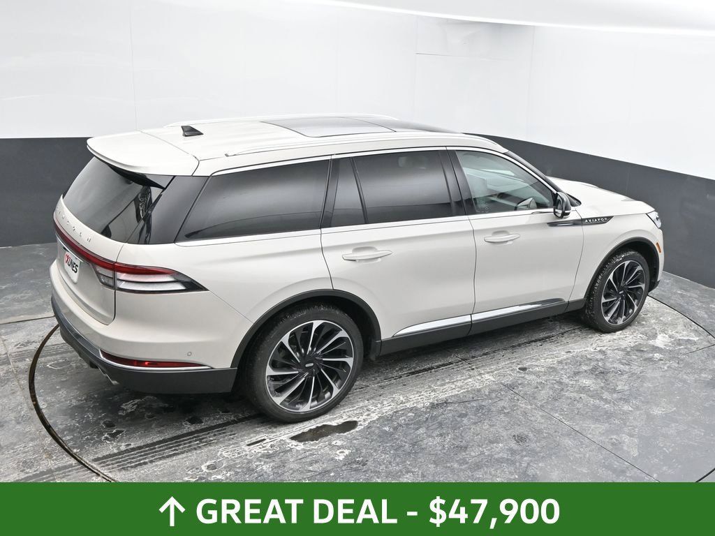Used 2024 Lincoln Aviator Reserve w/ Equipment Group 201A AWD/4WD image 38