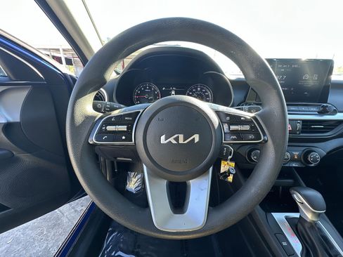 Used 2023 Kia Forte LXS w/ LXS Technology Package image 11