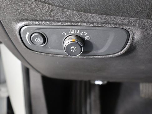 Used 2021 Chevrolet Equinox LS w/ LPO, Floor Liner Package image 27