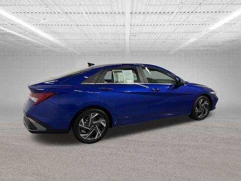 Used 2024 Hyundai Elantra Limited FWD image 6