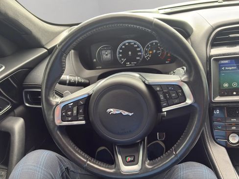 Used 2018 Jaguar F-PACE S AWD/4WD image 10