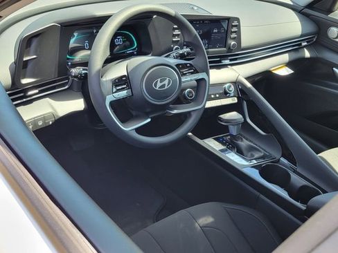 New 2026 Hyundai Elantra Hybrid FWD image 5