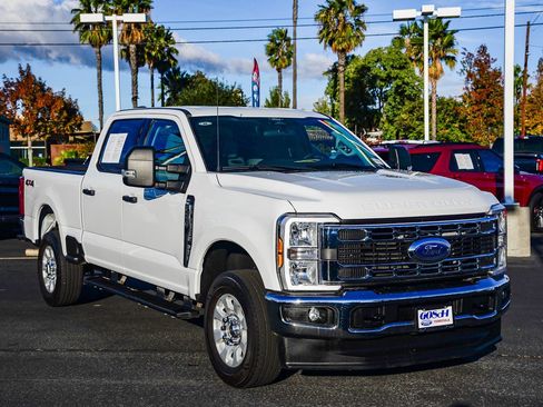 Certified 2024 Ford F250 XLT image 3