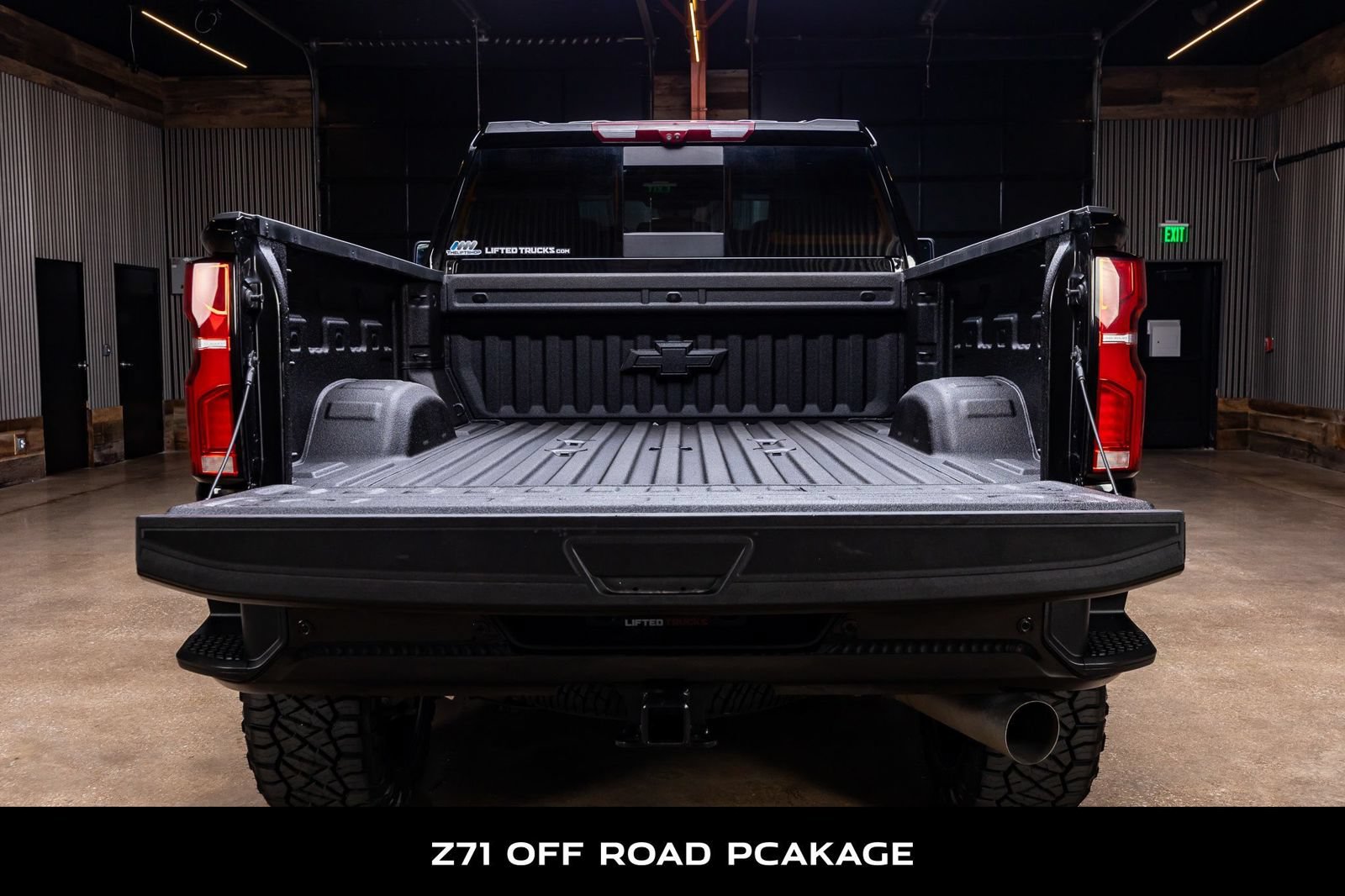 Used 2024 Chevrolet Silverado 2500 LTZ w/ LTZ Plus Package AWD/4WD image 9