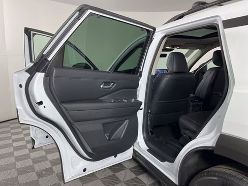 New 2026 Nissan Pathfinder SL w/ SL Premium Package FWD image 41