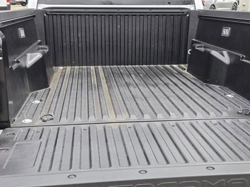 Used 2025 Toyota Tacoma SR image 9