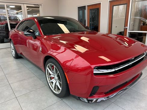 Used 2025 Dodge Charger R/T Scat Pack w/ Track Pack image 7