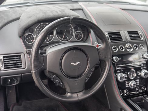Used 2015 Aston Martin V12 Vantage S image 10
