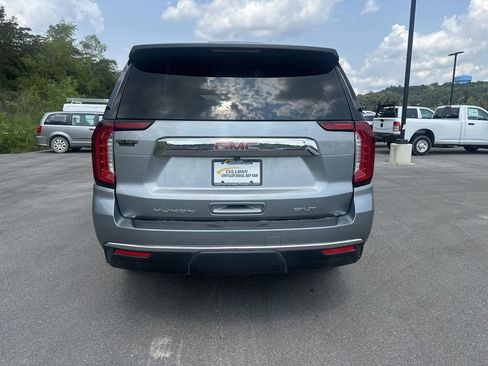 Used 2024 GMC Yukon SLT w/ SLT Luxury Package image 4