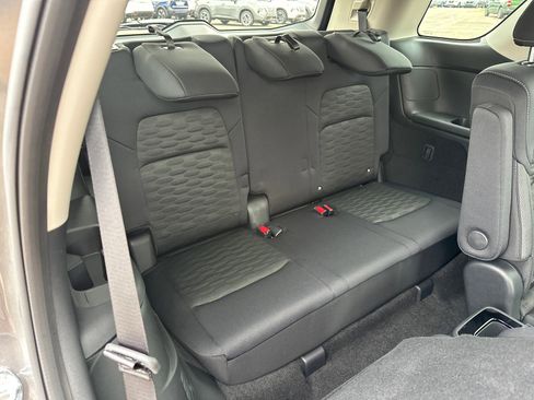 New 2025 Nissan Pathfinder SV w/ SV Premium Package image 15