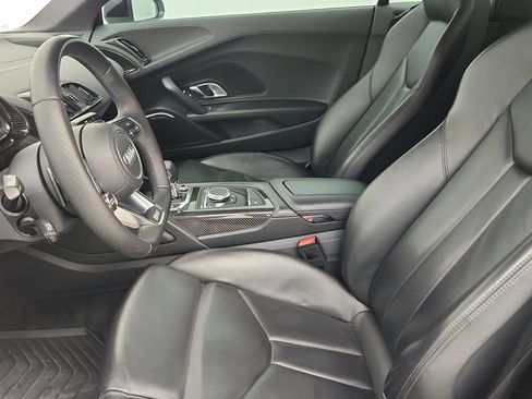 Used 2018 Audi R8 V10 RWD image 15