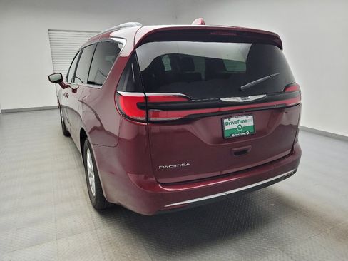 Used 2022 Chrysler Pacifica Touring-L FWD image 6