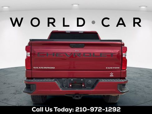 Used 2020 Chevrolet Silverado 1500 Custom w/ Custom Value Package image 12