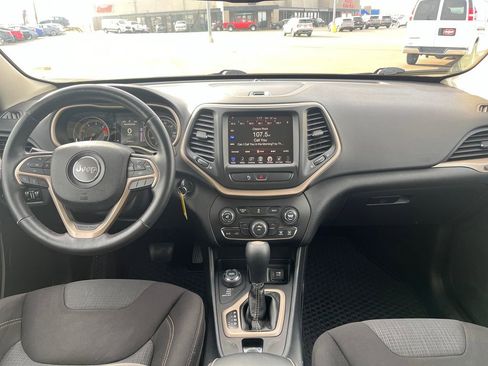 Used 2016 Jeep Cherokee Latitude w/ Safety/Convenience Group image 17
