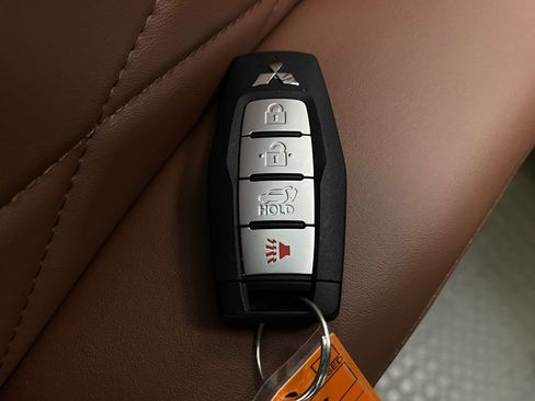 New 2025 Mitsubishi Outlander SEL image 33