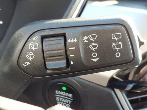 Used 2022 Ford Escape SEL image 25