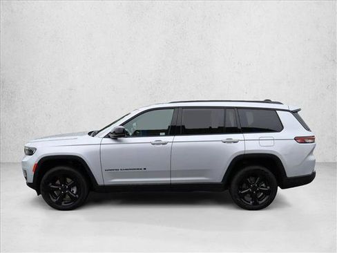 Used 2025 Jeep Grand Cherokee L Limited w/ Luxury Tech Group II AWD/4WD image 9