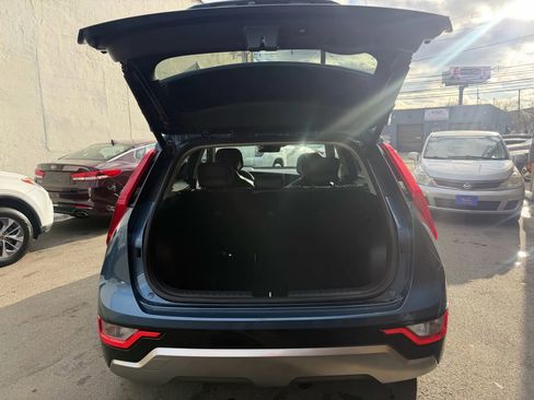 Used 2023 Kia Niro image 28